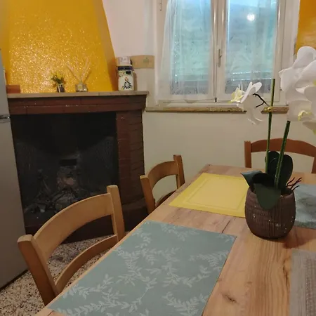 Il Vecchio Casale Alojamento de Acomodação e Pequeno-almoço Luco dei Marsi